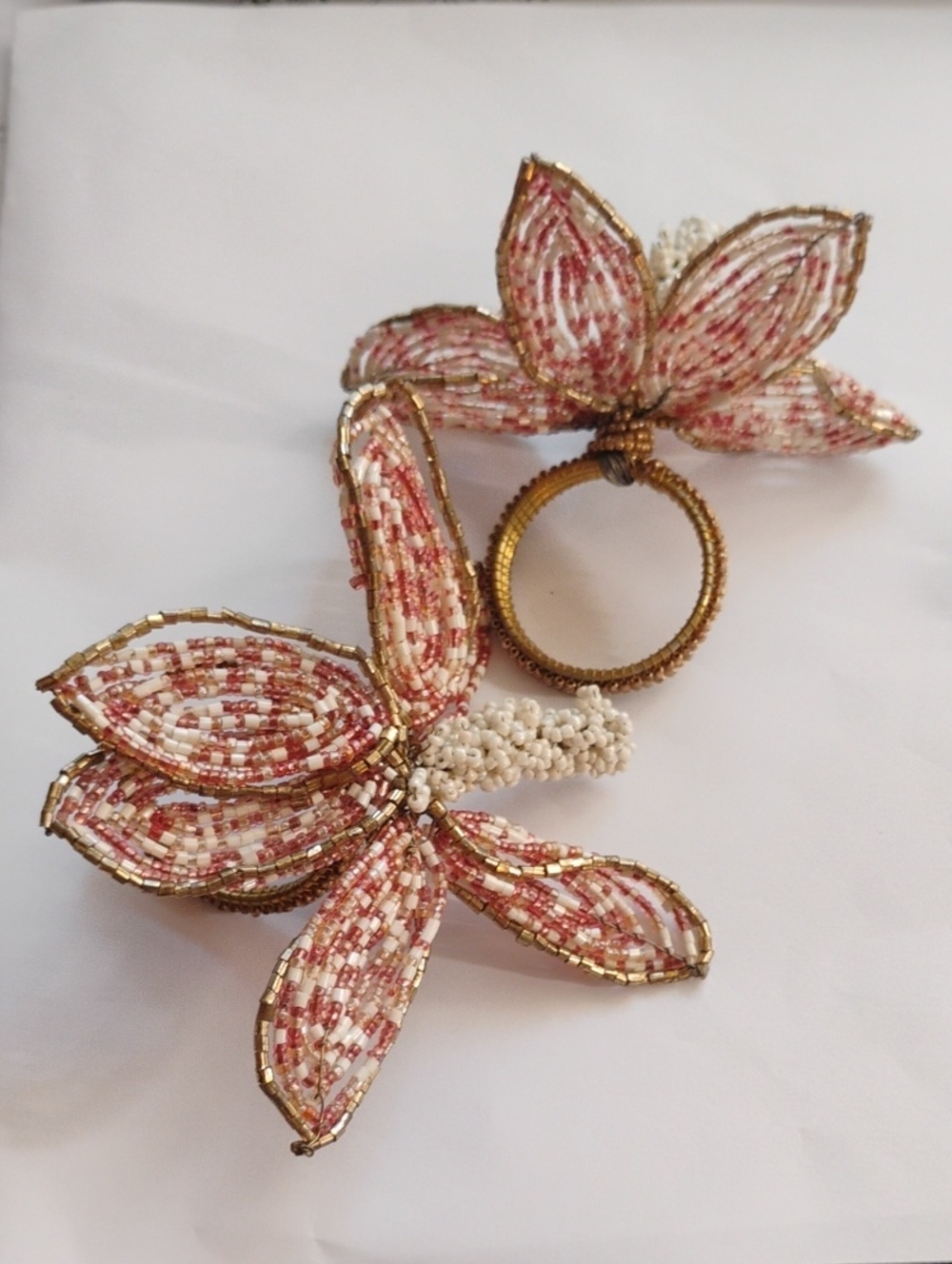 Beaded Floral Napkin Ring Set in Pink and Gold. Flexible